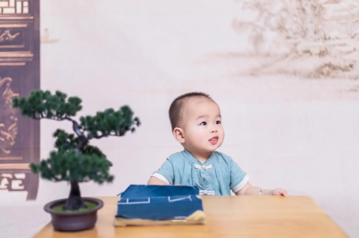 上杭宝宝喊肚子疼怎么回事